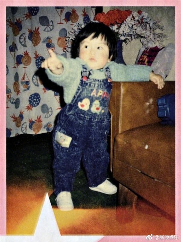 Hình ảnh quý tử nhà Angela Baby - Huỳnh Hiểu Minh lần đầu được paparazzi tiết lộ: Bụ bẫm đáng yêu giống bố ngày nhỏ y xì đúc! - Ảnh 10.