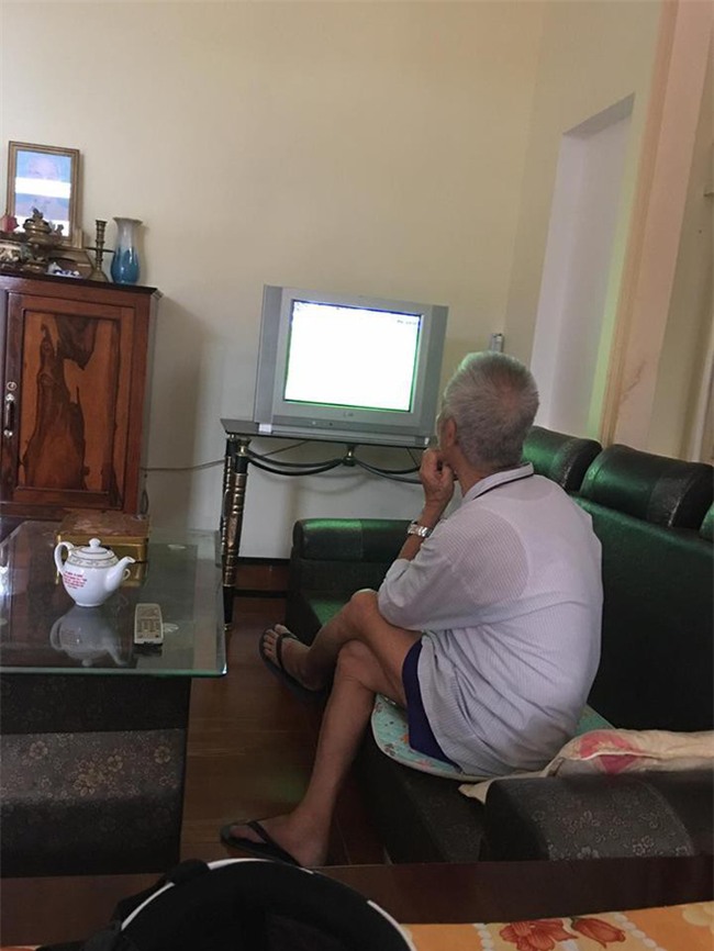 Câu chuyện mộc mạc đầy xúc động về món tiền nhỏ ông ngoại giấu kỹ dành cho cháu gái đi học xa - Ảnh 3.