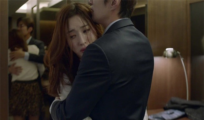 ac mong lay chong cuong ghen: di tam 30 phut cung phai cam dien thoai de nghe - 3