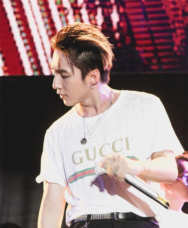 Đơn giản hết mức, nhưng áo phông của Gucci vẫn được các sao Việt và các fashionista thi nhau mặc - Ảnh 4.