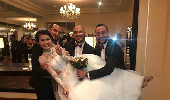 Chú rể hóa dancer quẩy cực sung cùng dàn khách mời gây bão mạng-3