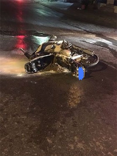 Hà Nội: Châm lửa thử xem xăng auth hay fake, thanh niên tự đốt trụi xe