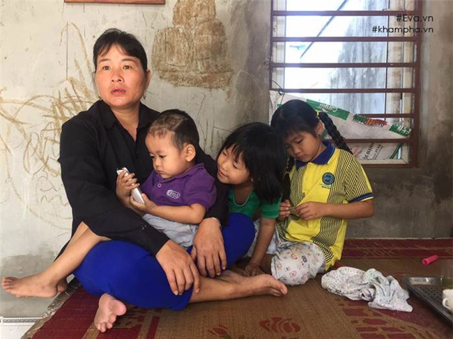 cuoc song thieu vong tay me cua be gai tung tan mat chung kien me va em bi duoi nuoc - 3