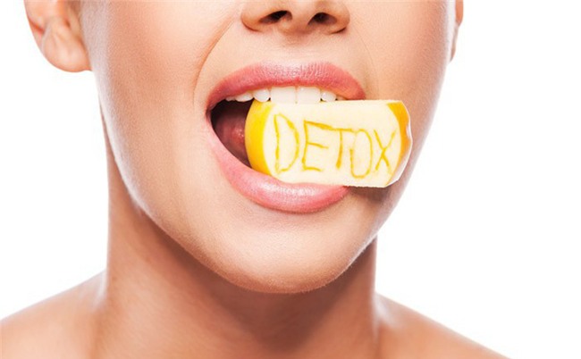 Chỉ cần thêm 1 trong 6 thứ sau vào nước uống hàng ngày, cơ thể sẽ được thải độc rất tốt