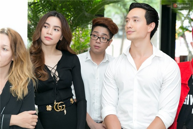 Sau hình ảnh hôn má, Hà Hồ - Kim Lý công khai tình bể bình giữa chốn đông người - Ảnh 5.