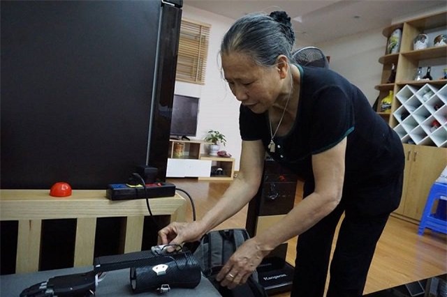 cuoc song moi cua chien si song sot trong vu truc thang roi o hn khi co ban tay gia - 13