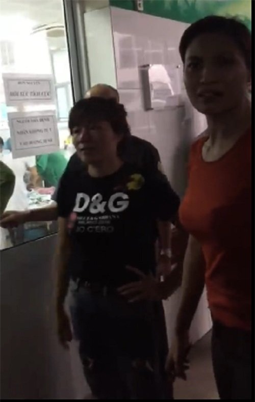 be trai 2 thang tuoi bat ngo tu vong sau mui tiem khang sinh dieu tri viem phoi - 2