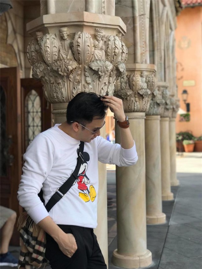 Đây là lần đầu tiên Hoài Linh cùng hai em là Dương Triệu Vũ - Phương Trang&nbsp;đi Disney World cùng nhau.&nbsp; - Tin sao Viet - Tin tuc sao Viet - Scandal sao Viet - Tin tuc cua Sao - Tin cua Sao