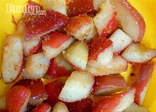 Mận An Phước chính vụ đỏ tươi, thơm ngọt giá 70.000 đồng/kg hút người mua