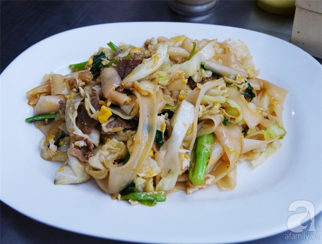 Những món ăn đường phố chỉ nhìn thôi đã ứa nước miếng thèm thuồng của Campuchia - Ảnh 1.