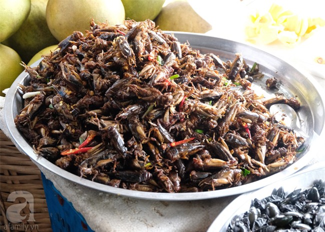 Những món ăn đường phố chỉ nhìn thôi đã ứa nước miếng thèm thuồng của Campuchia - Ảnh 9.