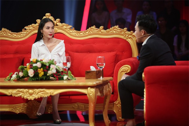 Thủy Tiên: Tôi bị chính người thân cận tung ảnh nóng với Công Vinh