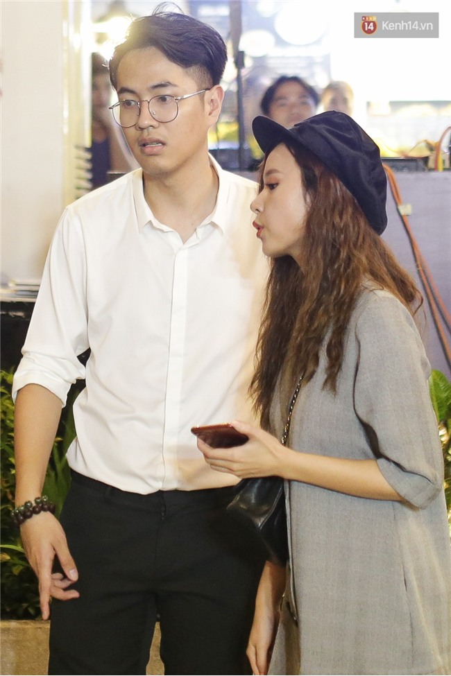 Bạn trai mới công khai xuất hiện bên Midu, dính như hình với bóng tại sự kiện - Ảnh 3.