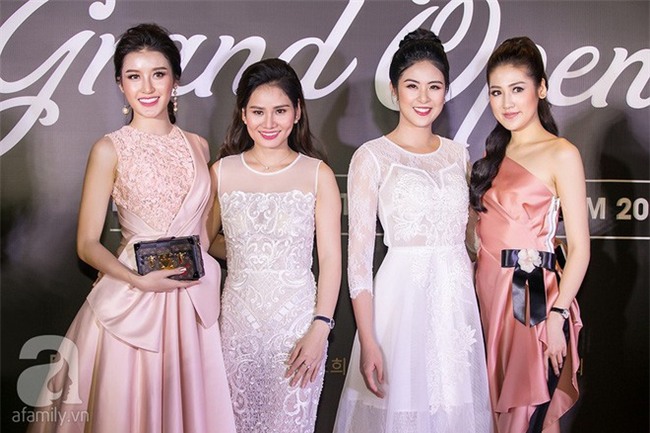 Sau ồn ào đá xéo trên mạng xã hội, Tú Anh - Huyền My gượng gạo chụp hình chung - Ảnh 5.