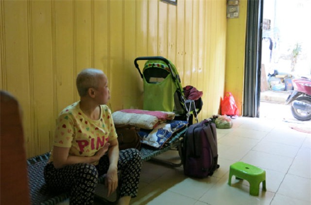 vo ung thu vu chap nhan dong bim o nguc de duy tri su song cho chong - 3