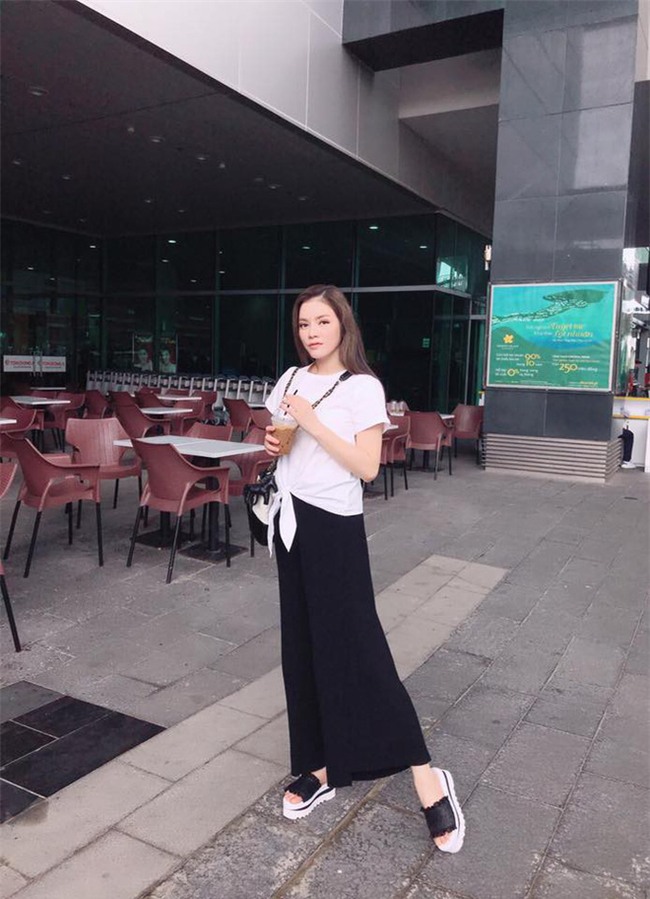 Street style tuần này: Angela Phương Trinh diện váy ôm già chát, Kỳ Duyên nổi bật vì dát hàng hiệu từ đầu tới chân - Ảnh 13.