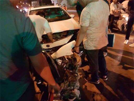 Hải Phòng: Xe điên đâm hàng loạt xe máy dừng đèn đỏ khiến nhiều người nhập viện - Ảnh 2.