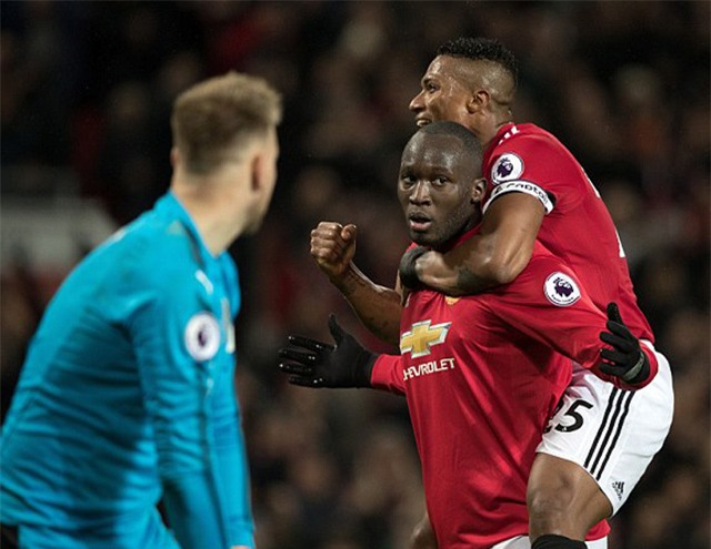 Nhưng lần lượt Martial, Smalling, Pogba và Lukaku đã nổ súng giúp M.U người dòng giành chiến thắng