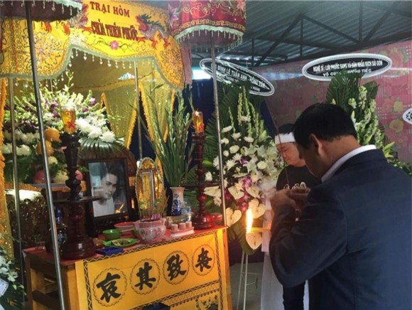 nguyễn hoàng, diễn viên nguyễn hoàng qua đời, sao việt đến viếng nguyễn hoàng