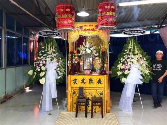 nguyễn hoàng, diễn viên nguyễn hoàng qua đời, sao việt đến viếng nguyễn hoàng