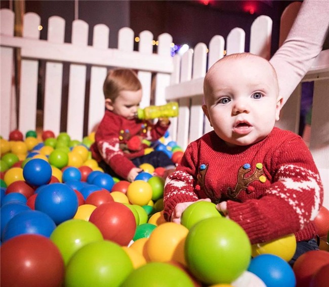 McGregor vui ve ben gia dinh truoc tin don nghi thi dau 6 thang hinh anh 5