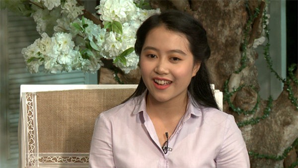 "em gai mua" ban thuc: co sinh vien ngan hang xinh tua hotgirl chu dong "tan cong" thay giao - 2