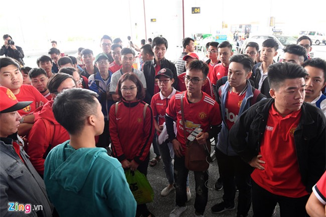 Ryan Giggs va Paul Scholes den Ha Noi, bat dau hanh trinh o Viet Nam hinh anh 1