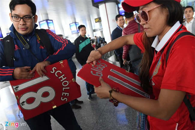 Ryan Giggs va Paul Scholes den Ha Noi, bat dau hanh trinh o Viet Nam hinh anh 3