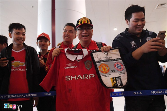 Ryan Giggs va Paul Scholes den Ha Noi, bat dau hanh trinh o Viet Nam hinh anh 4