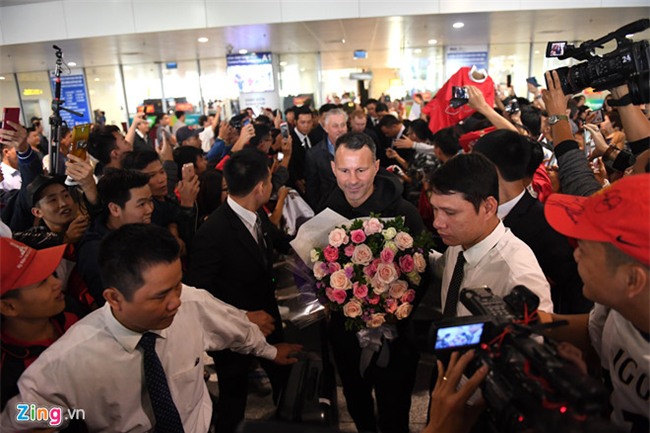 Ryan Giggs va Paul Scholes den Ha Noi, bat dau hanh trinh o Viet Nam hinh anh 5
