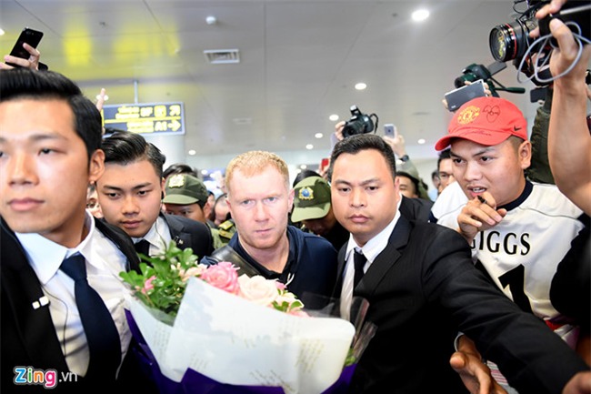 Ryan Giggs va Paul Scholes den Ha Noi, bat dau hanh trinh o Viet Nam hinh anh 9