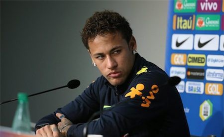 Neymar vừa phải chuyển nhà vì lí do an ninh