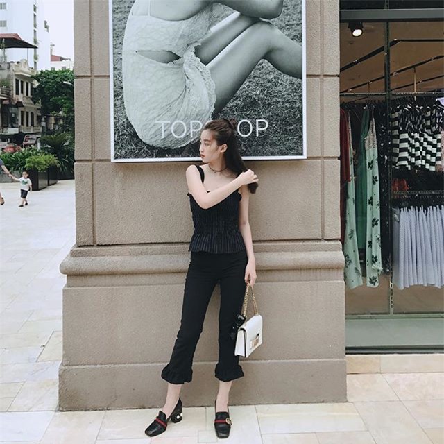 Đỗ Mỹ Linh - Nàng Hoa hậu Nhân Ái luôn ghi điểm trong mắt mọi người với phong cách thời trang giản dị - Ảnh 12.