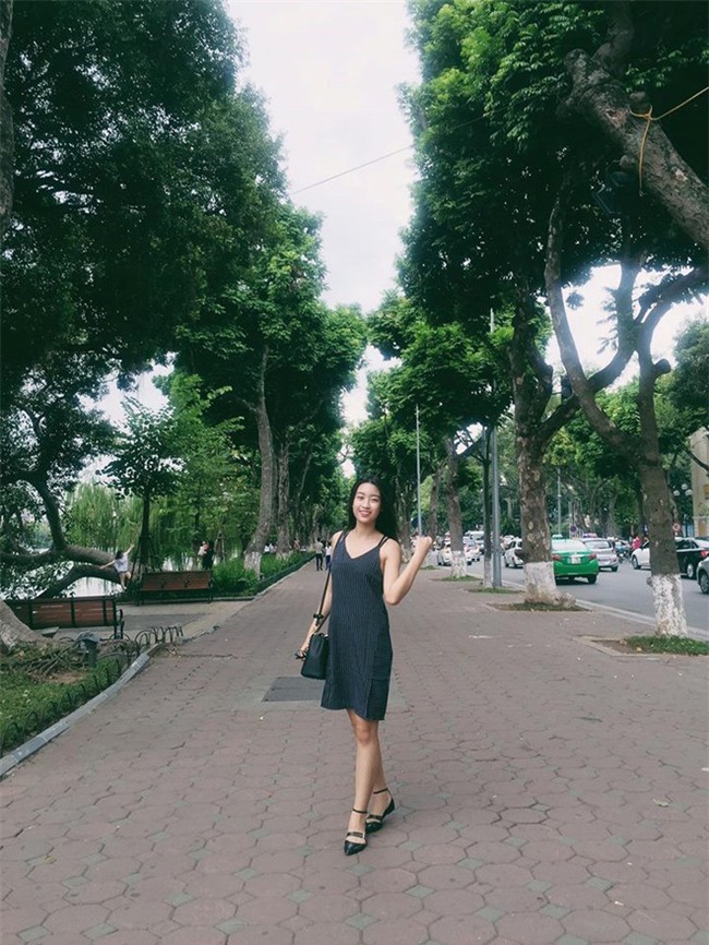 Đỗ Mỹ Linh - Nàng Hoa hậu Nhân Ái luôn ghi điểm trong mắt mọi người với phong cách thời trang giản dị - Ảnh 14.