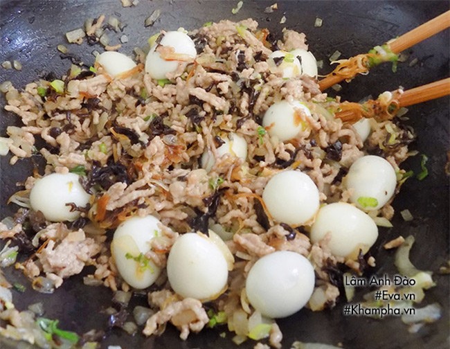 banh duc thit nong bong luoi ngay gio mua - 4