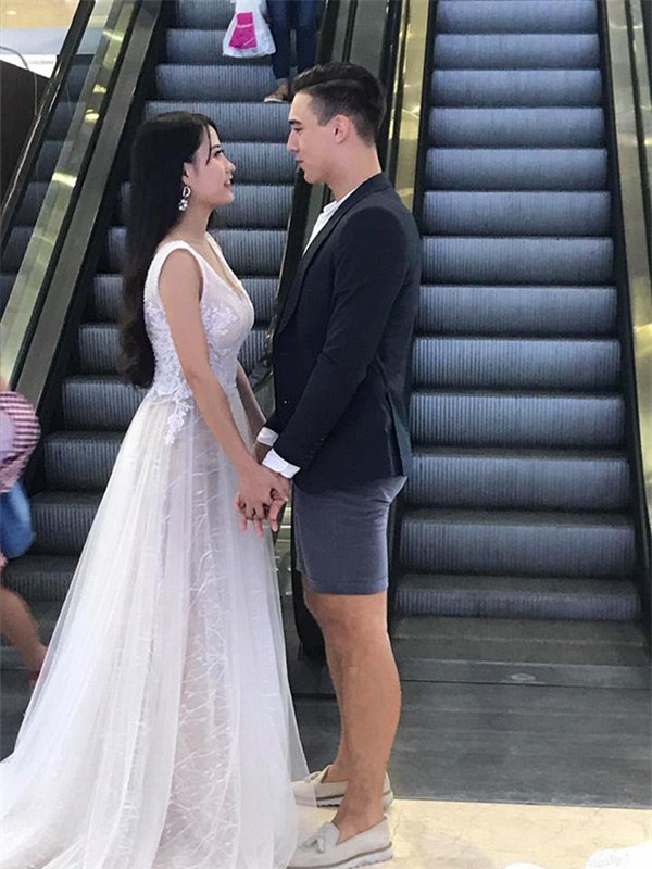 chi voi buc anh chup trom, doi tinh nhan nha trang khien dan mang dao dien vi dep nhu tranh - 1