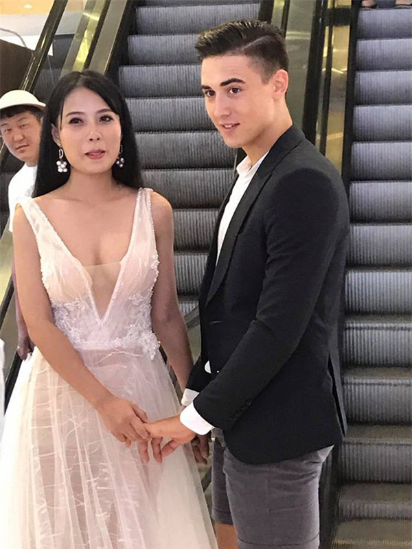 chi voi buc anh chup trom, doi tinh nhan nha trang khien dan mang dao dien vi dep nhu tranh - 3