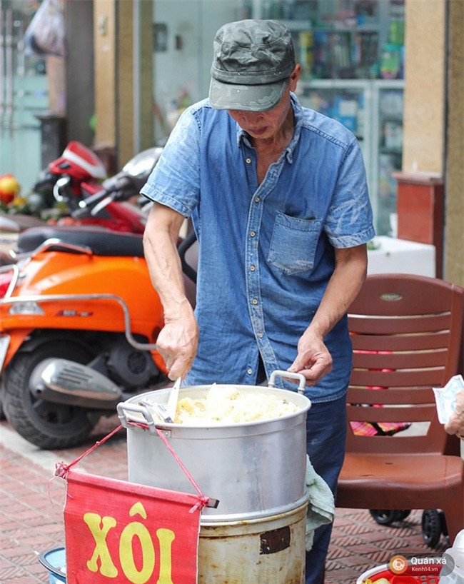 Một món xôi chỉ đến mùa đông mới có và một hàng xôi chỉ bán 3 tiếng mỗi ngày là hết - Ảnh 3.