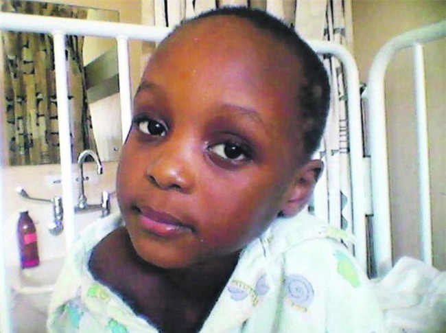 Nghe trường báo con mất tích, đến nơi mẹ chỉ thấy cánh tay con đưa lên từ bồn cầu - Ảnh 1.