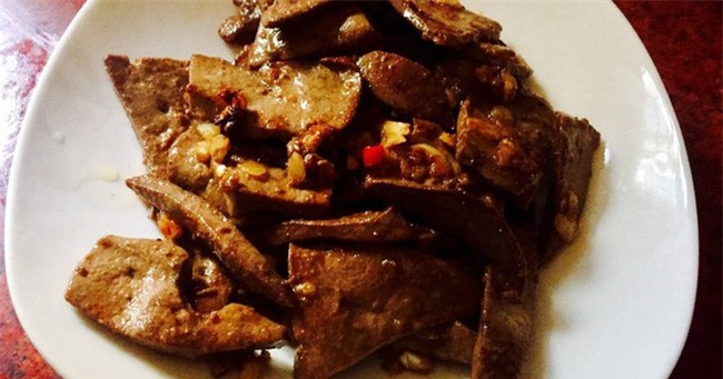 Chuyên gia khuyến cáo đây là những bộ phận của lợn không nên ăn nhiều nếu không muốn mắc bệnh - Ảnh 1.