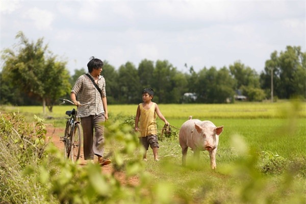 Ông bố nông dân Lương Mạnh Hải la hét hoảng loạn khi bị cua kẹp-11