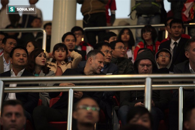 Ngày dài ở Việt Nam và hành động hài hước, đáng yêu của Ryan Giggs, Scholes - Ảnh 15.