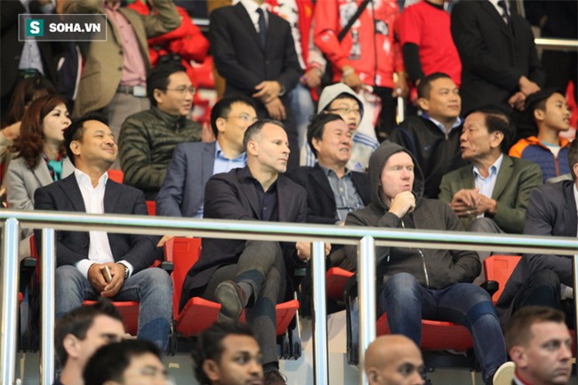 Ngày dài ở Việt Nam và hành động hài hước, đáng yêu của Ryan Giggs, Scholes - Ảnh 17.
