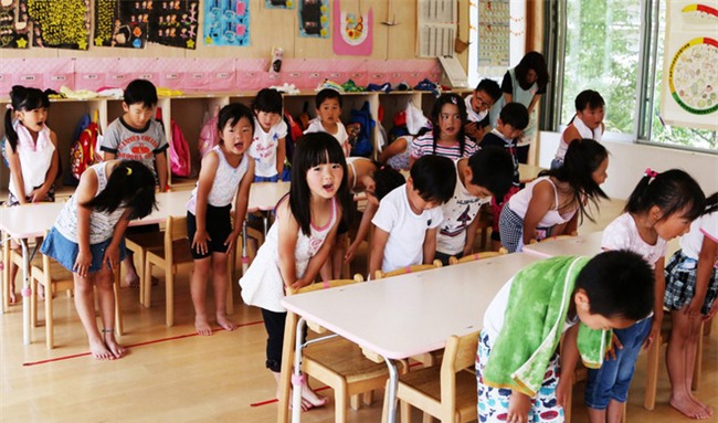 15 quy định hà khắc trong trường học Nhật Bản sẽ khiến con phải biết ơn vì độ mềm mỏng của bố mẹ ở nhà - Ảnh 2.