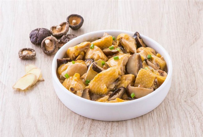 4 bước siêu nhanh có ngay gà hấp nấm thơm lừng cho bữa tối - Ảnh 5.