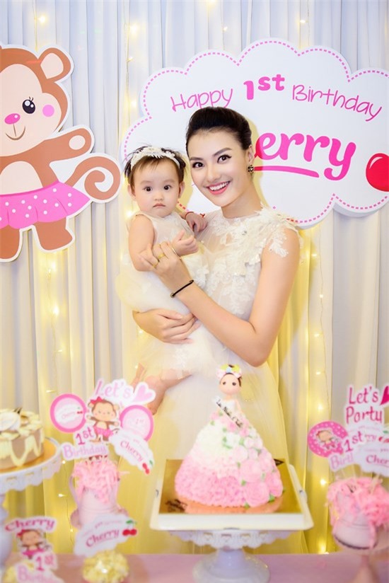 Hồng Quế tự trách móc bản thân vì một phút lơ là khiến con bị bỏng - Ảnh 3.