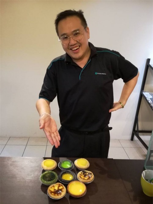 Câu chuyện vợ thường lén bỏ tiền tặng chồng với lý do đáng yêu khiến ai cũng xúc động - Ảnh 1.