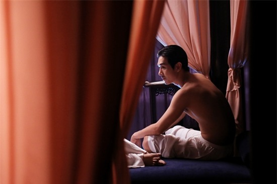 Đỏ mặt với cảnh nóng táo bạo của Thanh Hằng và bạn diễn nam nude 100%-9