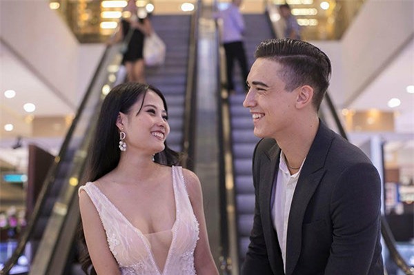 "soai ca" tay bi to bat ca hai tay: "day la tro pr, toi va uyen khong yeu nhau" - 1