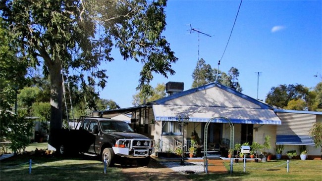 Chồng khai vợ té thang nên chết nhưng nhìn vào chiếc bàn ủi gỉ sét ở hiện trường đã tố cáo tội ác của hắn - Ảnh 5.